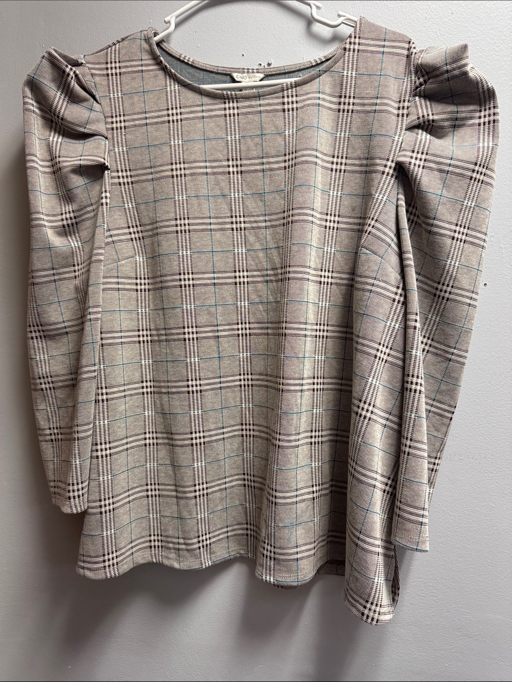 Cato Plaid Puff-Sleeve Long-Sleeve Top in Tan and Cream